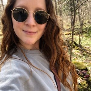 Meet your Posher, Adrienne